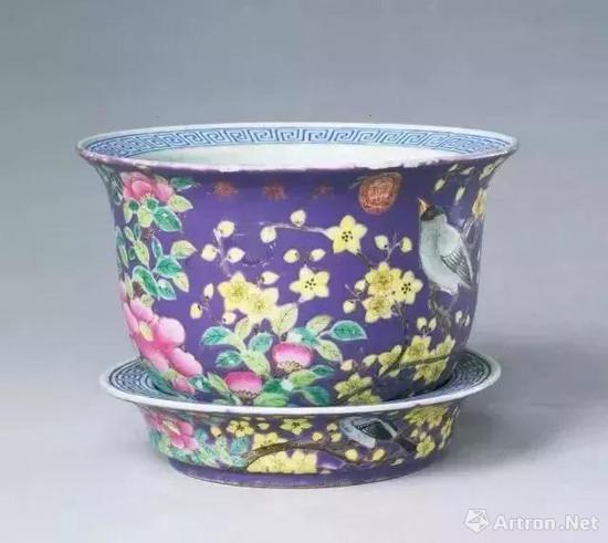 清光緒淡黃地粉彩荷蓮花方花盆