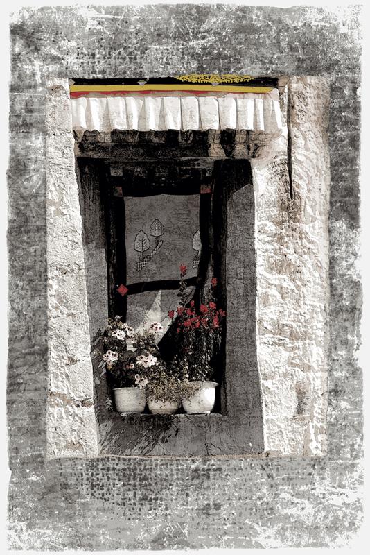 李小可 《窗口》絲網(wǎng)版畫 2010年 85x43cm
