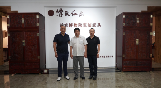 單霽翔參觀滑氏紅木