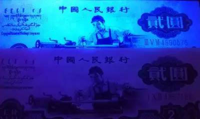 DƬ